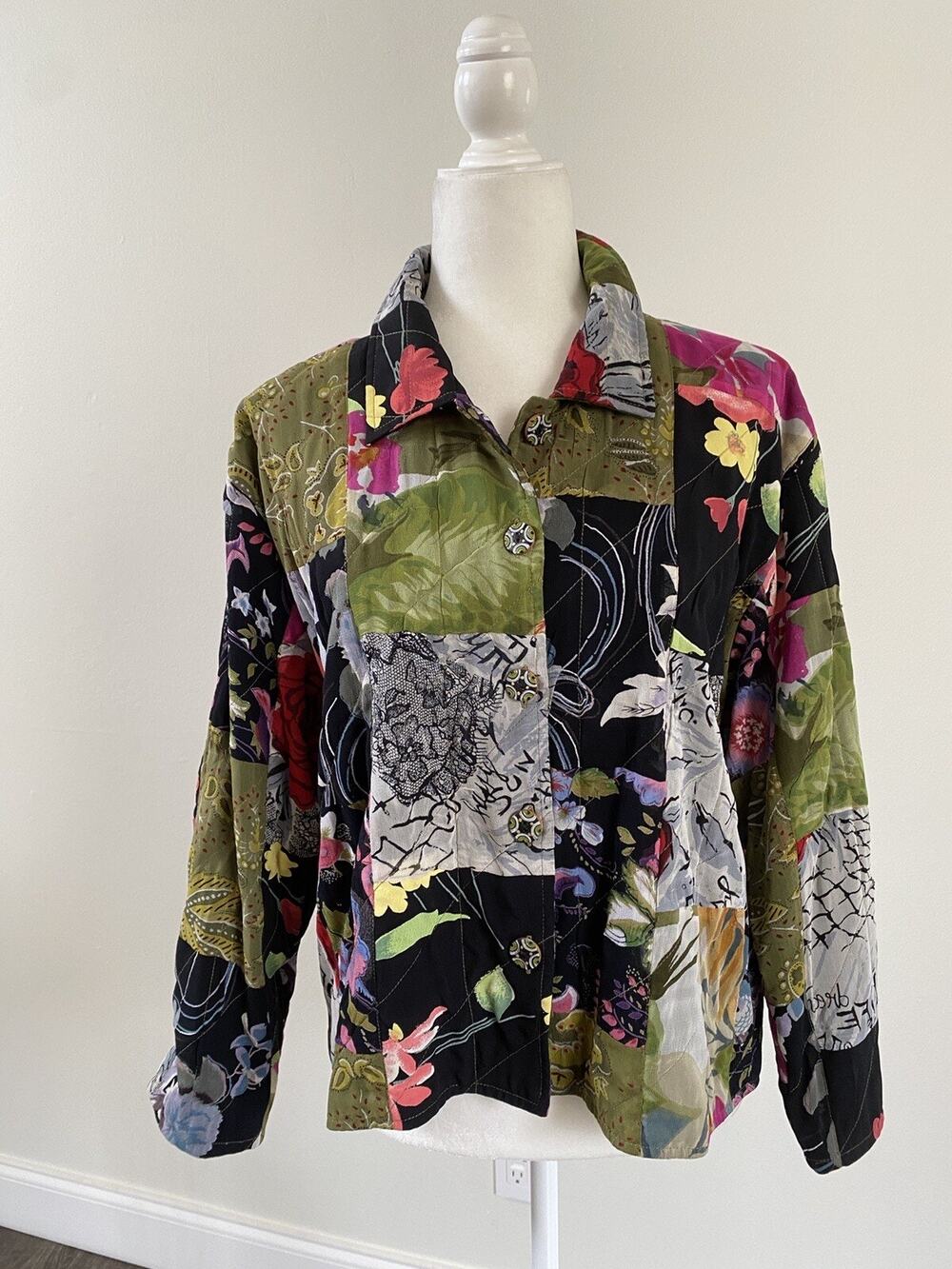 Casual Studio Women’s Rayon Button Closure Quilted Multicolor Jacket Sz L
